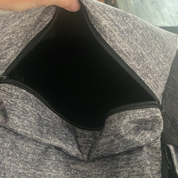 ADIDAS backpack-barely used! - Picture 3 of 4